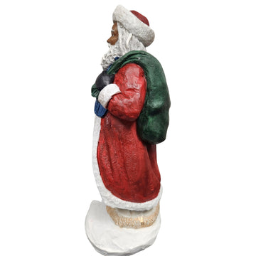 African American Santa Claus Holding Wreath Figurine (Side)