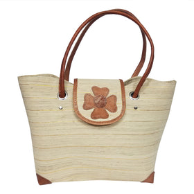 Manou: Authentic Hand Woven Natural/Cream Madagascar Raffia Voninkazo Hand Bag